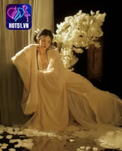 Read more about the article Yang Yang: Nữ Thần Trung Quốc Đẹp Như Mơ Trên Hot51 – Hội Diễn App Live Show và MMLive Show . Beautiful girl Goddess