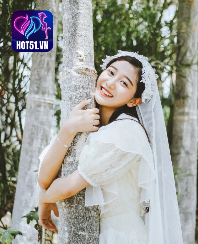 Read more about the article Yi Yi Qi: Hành Trình Từ Mỹ Nhân Trung Quốc Đến Hot51 với Ứng Dụng QQLive và Live Gái Xinh . Beauty girl Goddess